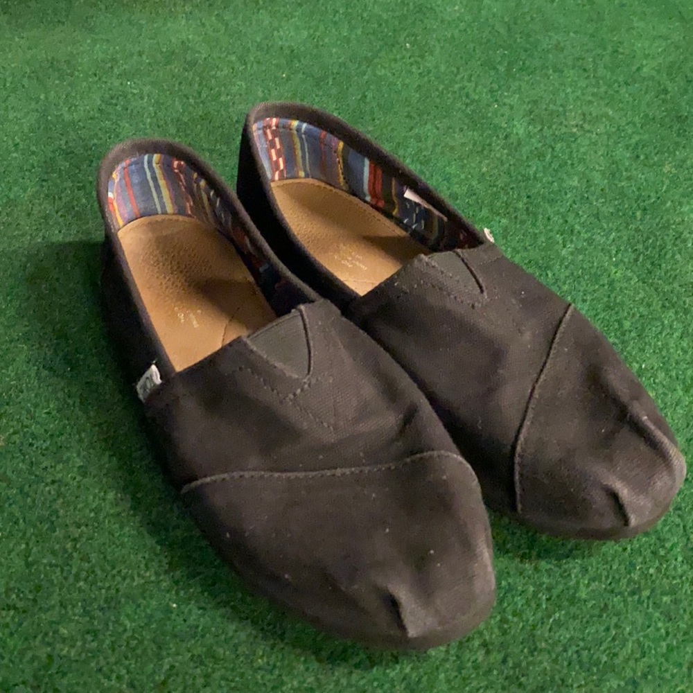 Black Toms size 8.5